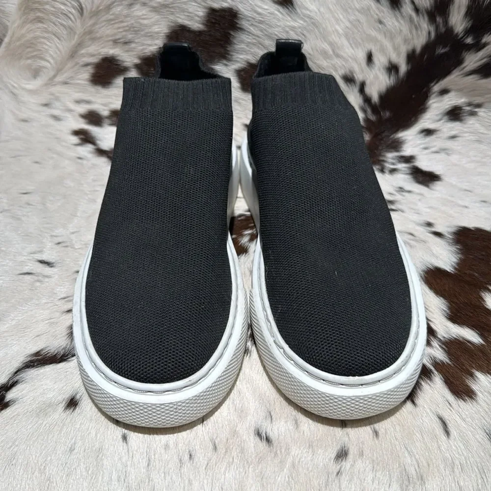 J/SLIDES these shoes